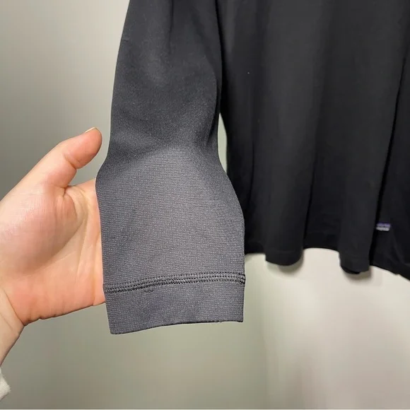 Patagonia Women's black long sleeve turtleneck thermal layering top in size S - Picture 2 of 8
